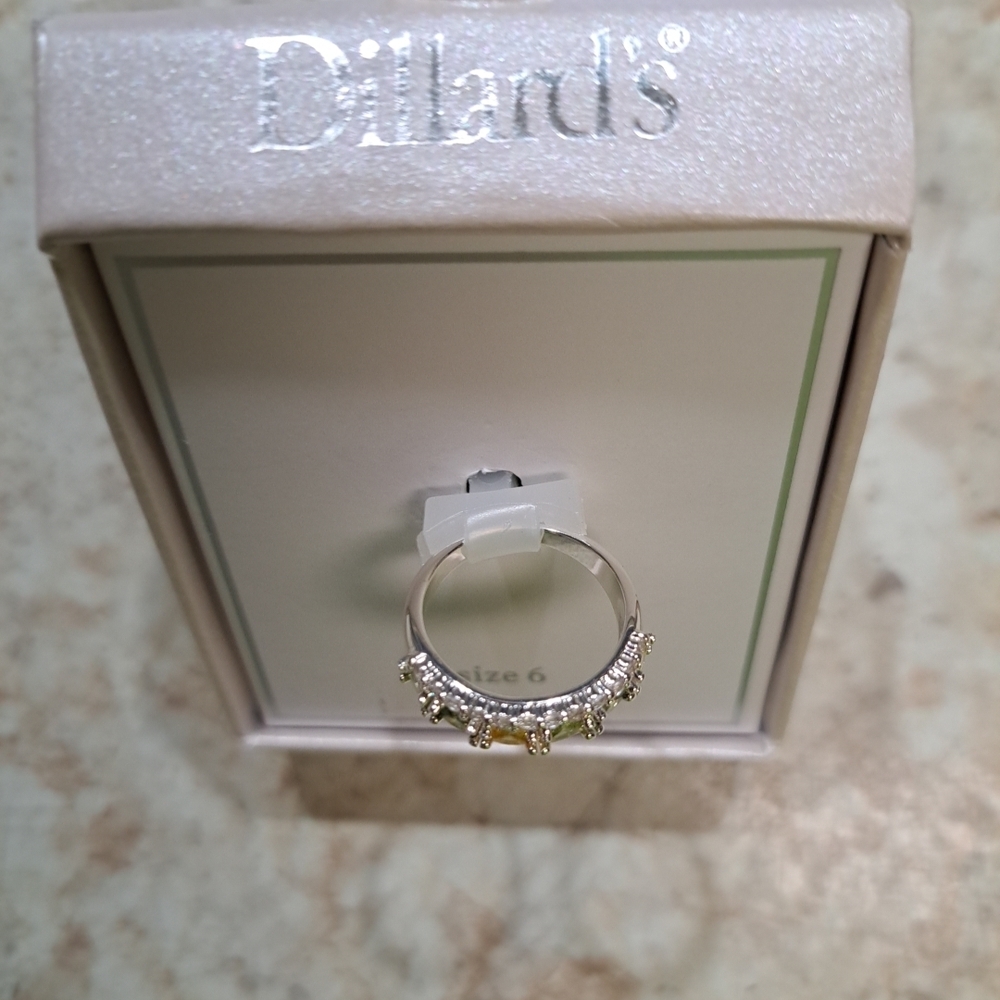 NEW Dillard's Custom Jewelry Ring Sz 6 Greens Yellow Stones - Picture 3 of 4